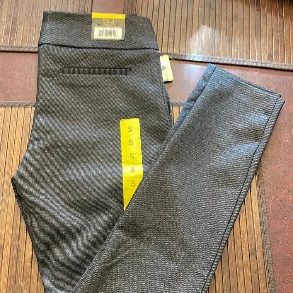 Dalia Ladies' Pull-On Pant